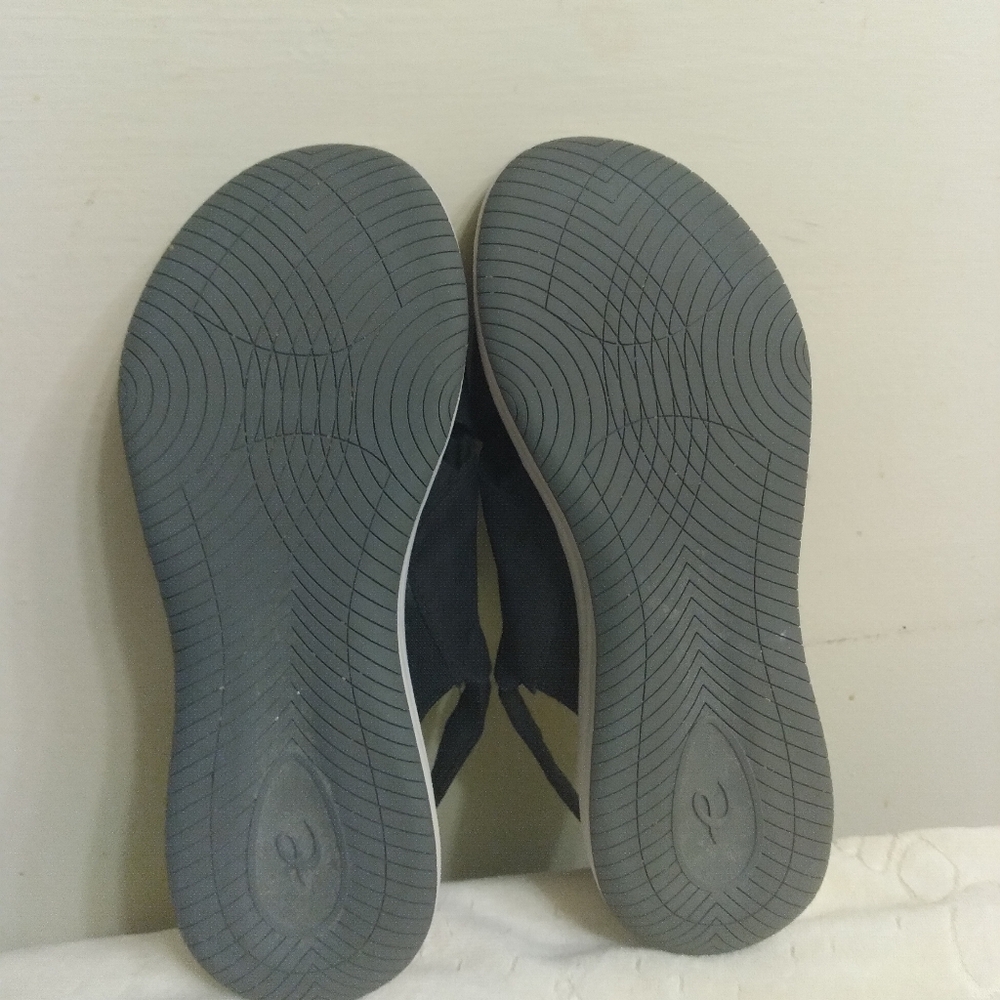 Women's EASY SPIRIT Black Sandals Size 8 - Picture 13 of 16